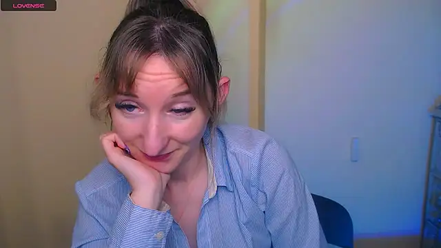 AmandaSell live cam on StripChat