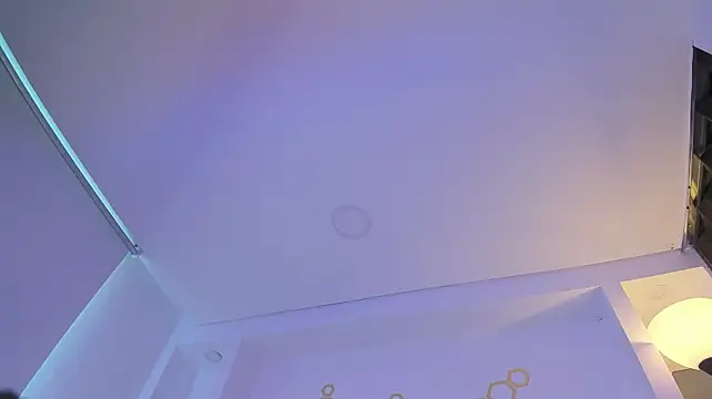 milavoss1901 live cam on StripChat