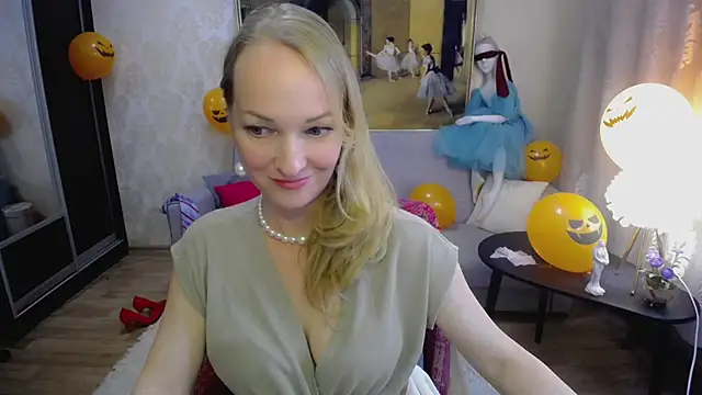 Alana_Solara