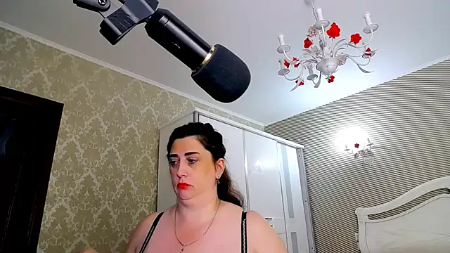 Evelyn_Shy