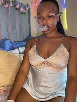 Bubble_Lips_Hun live cam on StripChat