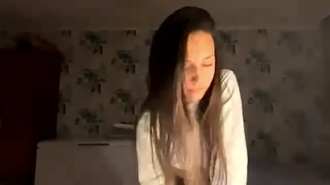 MarinaTuray live cam on StripChat