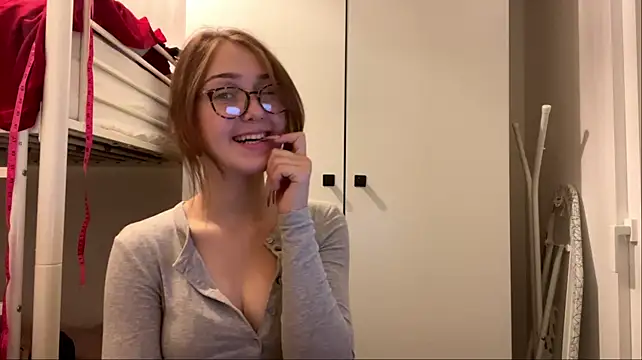 sereneglowz live cam preview