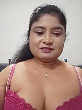 hornyriyanka live cam on StripChat