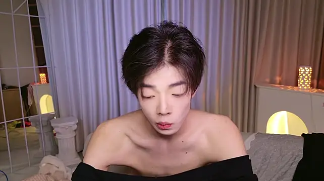 XiaoZeouba live cam on StripChat