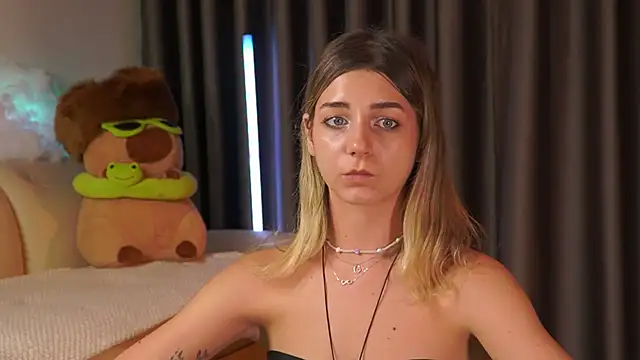 MilaMilkEyes