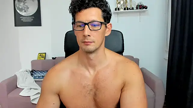 BrutusK08 live cam on StripChat