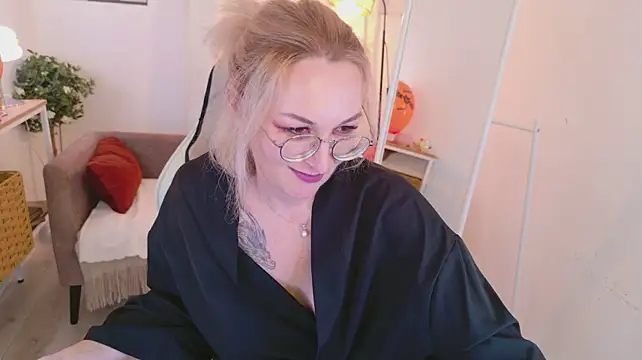 HelenDragonMother live cam preview