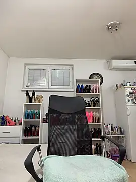 Iris_Pitts_ live cam on StripChat