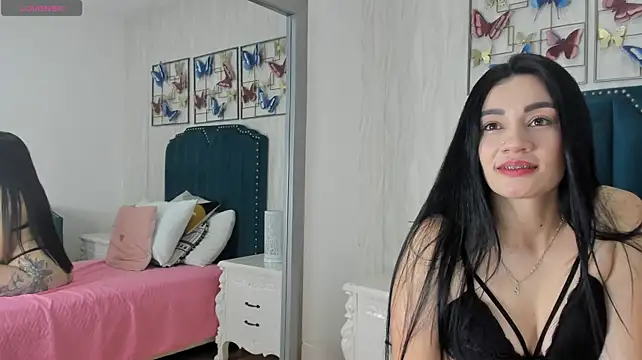 madeleyne_martinez live cam on StripChat