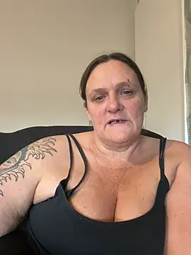 Big-Bootiej live cam preview