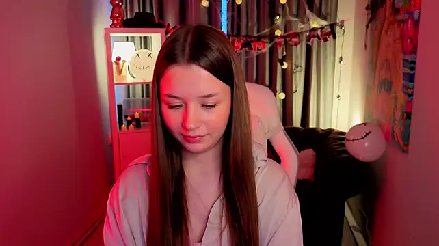 RileyBloomss live cam on StripChat