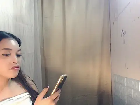itsme_gwen live cam on StripChat