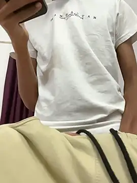 indorecockyboy (M twink) - Cum in public