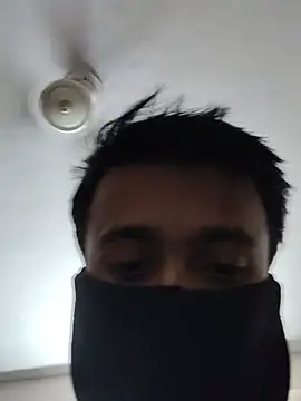 Nikolas_top