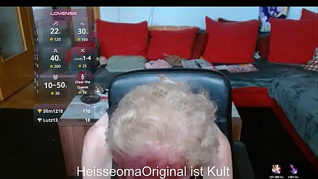 HeisseomaOriginal live cam on StripChat