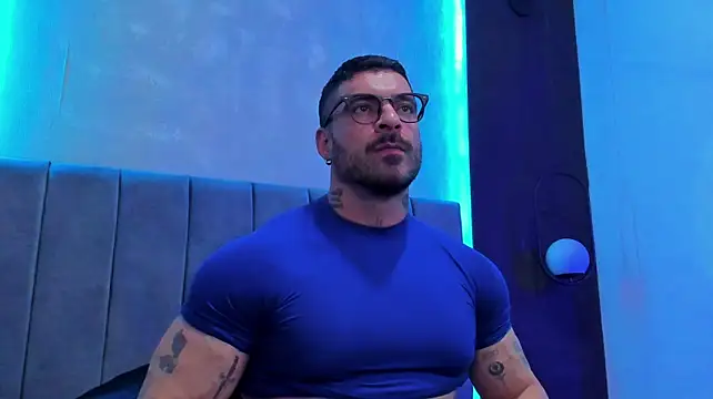 dennis__coxx live cam on StripChat