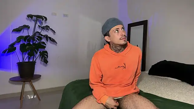 Noah_and_Steven live cam on StripChat