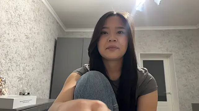 RegenaLandauer live cam on StripChat