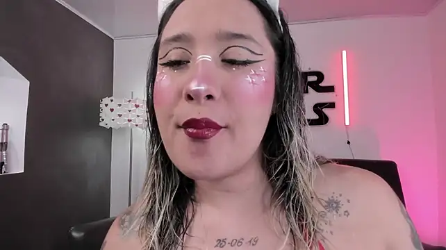 miss_danika live cam preview