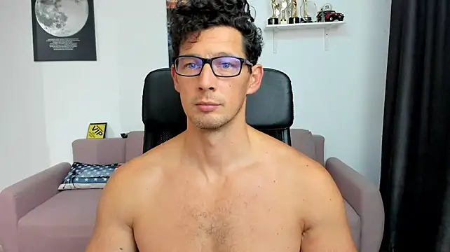 BrutusK08 live cam on StripChat