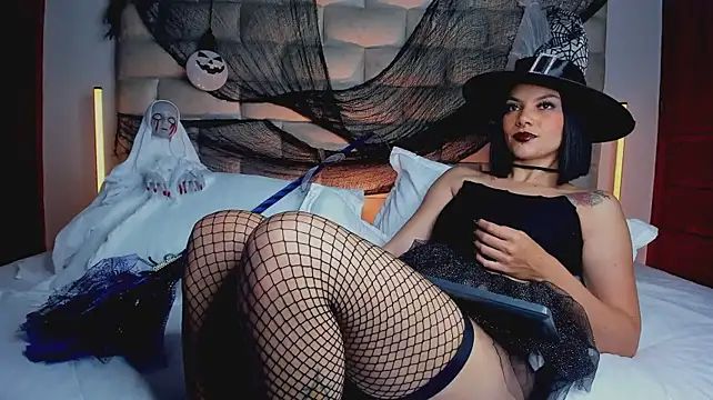 HollyGrey_