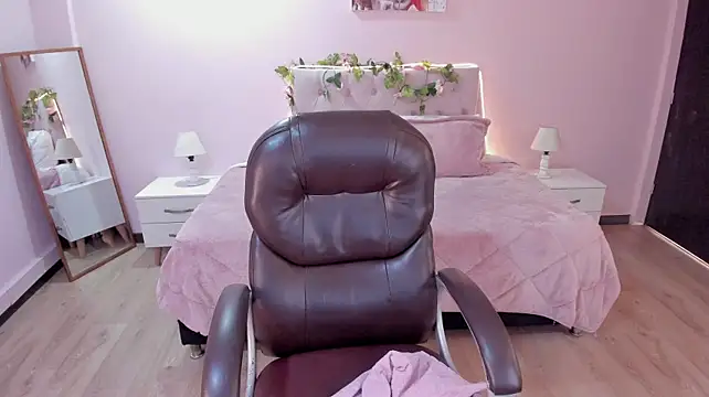 Charlotte_pleasure live cam preview