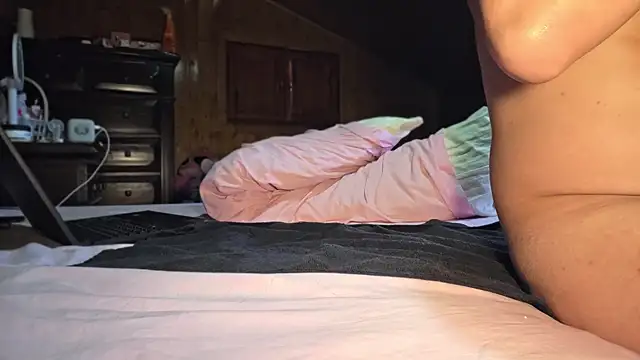 CRATOS69 live cam preview