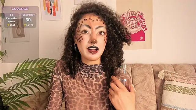 CurlyMeryJane live cam preview