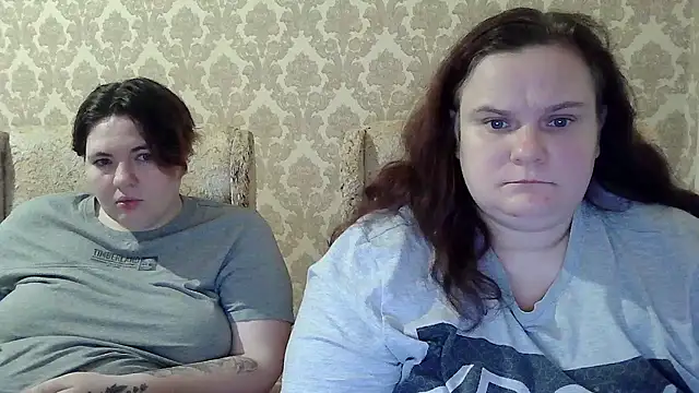 EmmaXKristall live sex cam