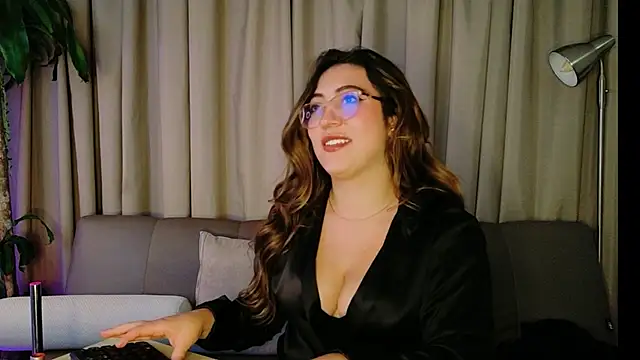 Mila_white1
