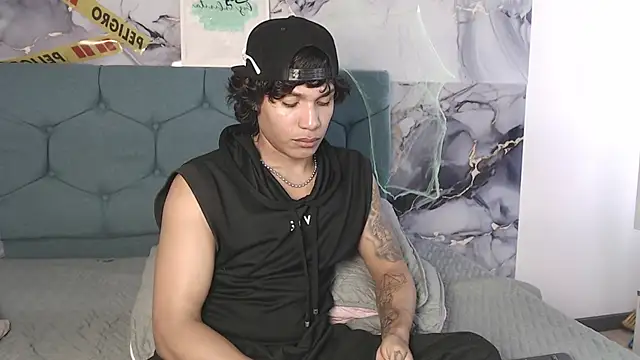 MaximilianRoth live cam on StripChat