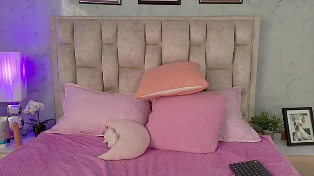NicolJeans live cam on StripChat
