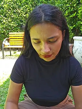 lorena_mcfly (F young) - WALK ARROUND NO PANTIES +control x2mn🕹️