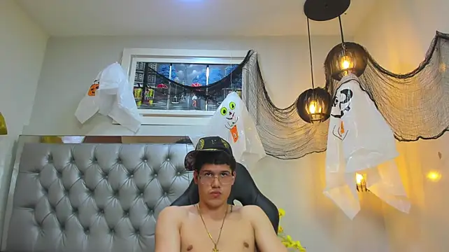 luca_white webcam