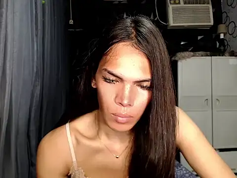 GORGEOUS_CARMEE
