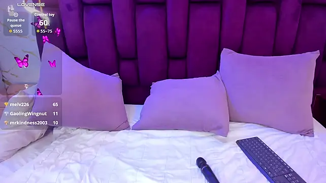 amber_curvvy live cam on StripChat