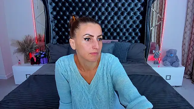 Rebecca_Diamond