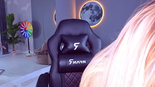 SpoilM3Mor3 webcam