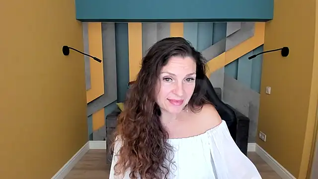EllaLong live cam preview