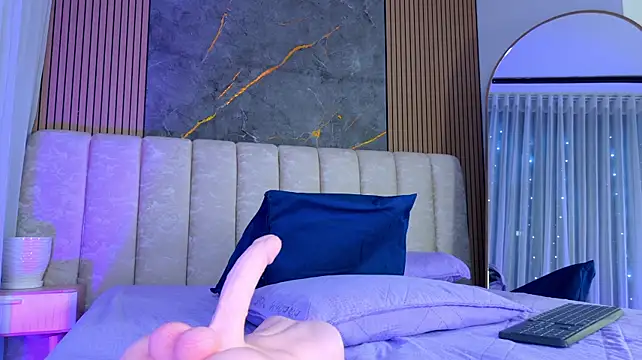 mia_scot live cam preview