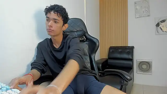 Hideaky_boycum