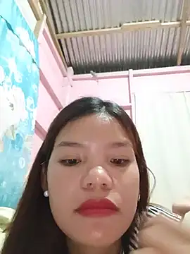 SweetPinay1 live cam on StripChat
