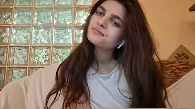CleotildeAholt live cam on StripChat