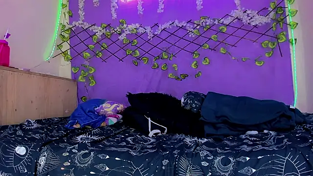 Modella: The_queens_hot