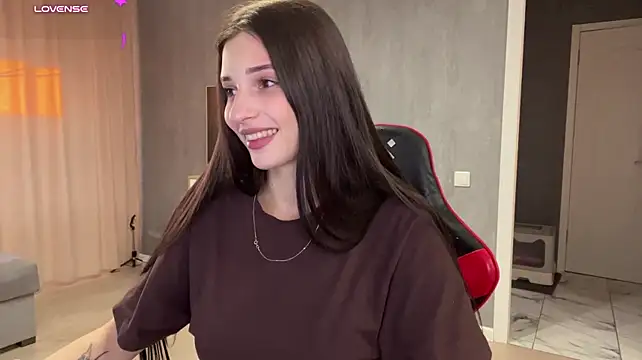 EmiliMonre live cam on StripChat