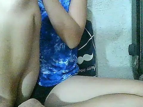 PinaySkinnyGirl live cam on StripChat