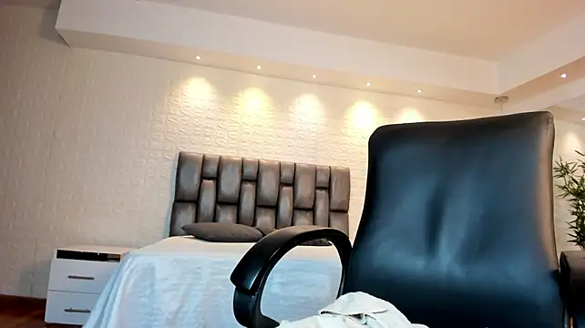 AidaJones live cam on StripChat