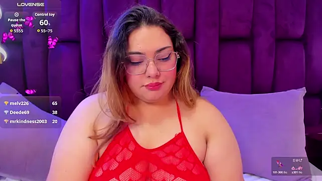 amber_curvvy live cam on StripChat