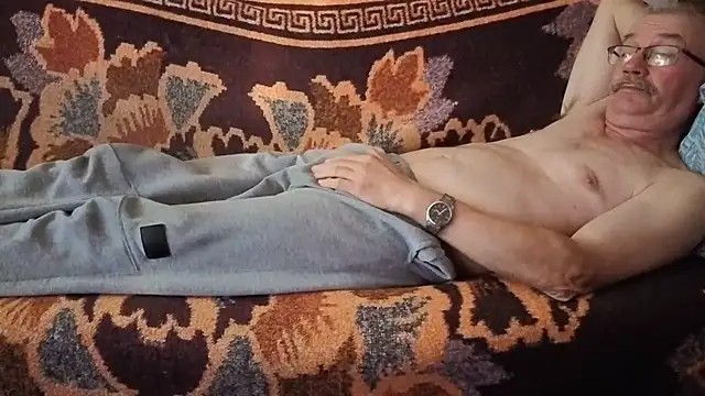 cumloverboyxx69 live cam on StripChat